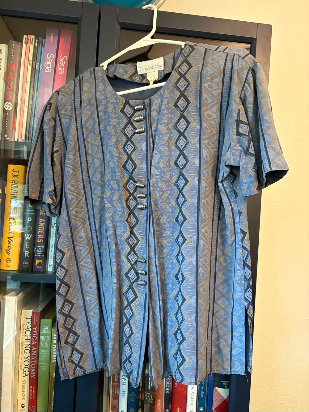 Pride & Joy Women's Blue Geometric Button-Front Blouse